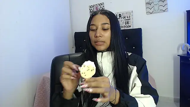 lyam ebony  online show from 02-07-26, 09:23