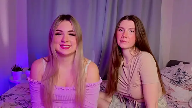 MelitaMoote online show from 11-17-25, 08:07