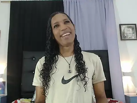 MiaCoock online show from 11-24-25, 12:38