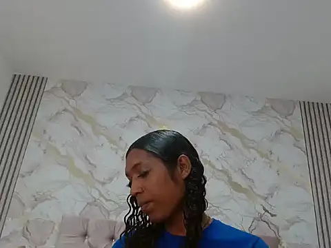 MiaCoock online show from 12-17-25, 02:11