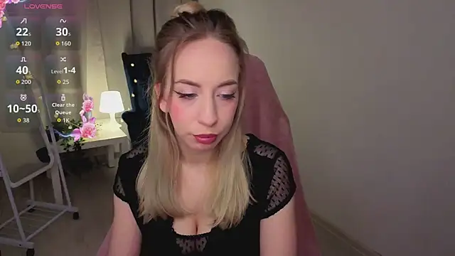 Snapshot of IsabelleBliz chatting on 02-24-26, 10:21 IsabelleBliz online show from 02-24-26, 10:21