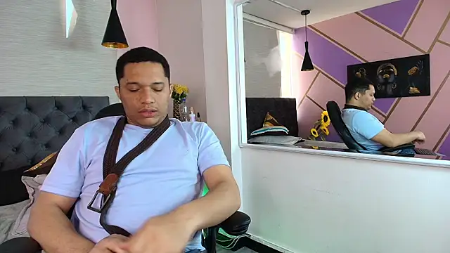 Kai santos  online show from 11-08-25, 09:29