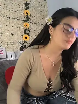 Snapshot of Lorenaa1 chatting on 05-22-26, 09:02 Lorenaa1 online show from 05-22-26, 09:02