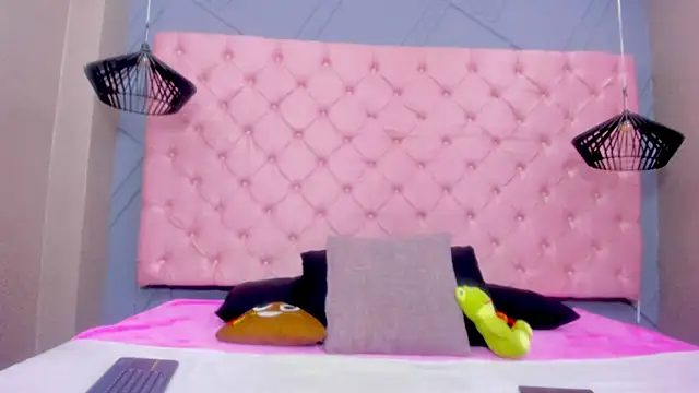 Mia Horney online show from 12-02-25, 12:29