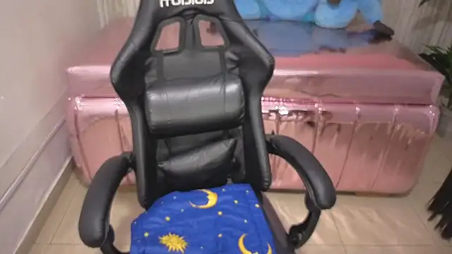 scarlett percy t online show from 02-13-26, 03:45