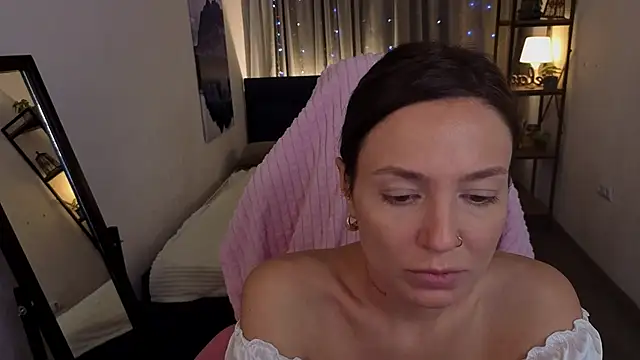 Naila Whisper online show from 01-09-26, 06:42