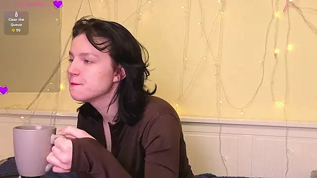 LatinaHuguenin online show from 12-22-25, 07:08