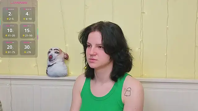 LatinaHuguenin online show from 01-11-26, 07:04