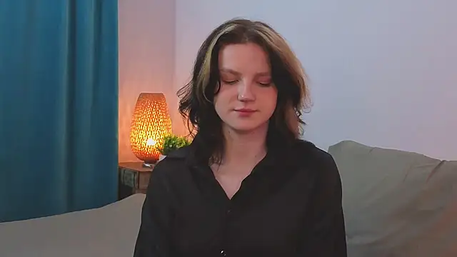 LatinaHuguenin online show from 04-02-26, 09:10