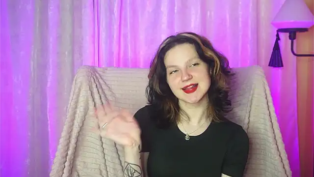 LatinaHuguenin online show from 03-12-26, 07:07