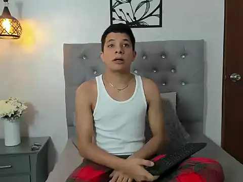 LucaDave 1 online show from 11-06-25, 07:29