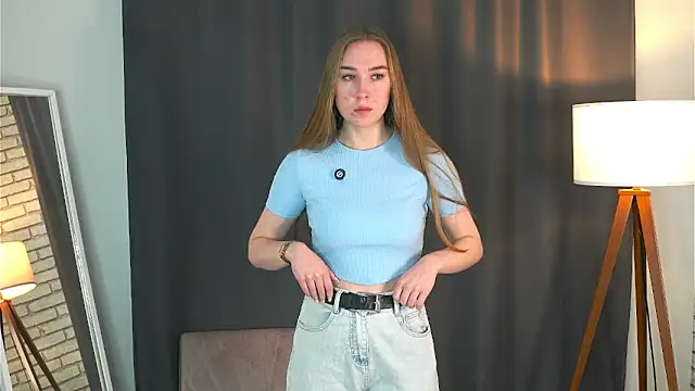 AnnaCarrick online show from 11-18-25, 03:54