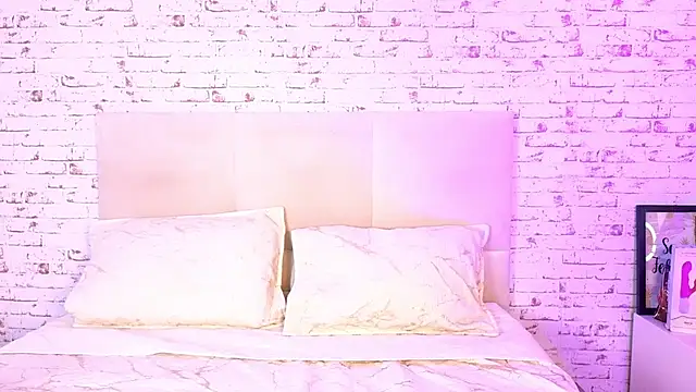 April Kay online show from 12-23-25, 03:39