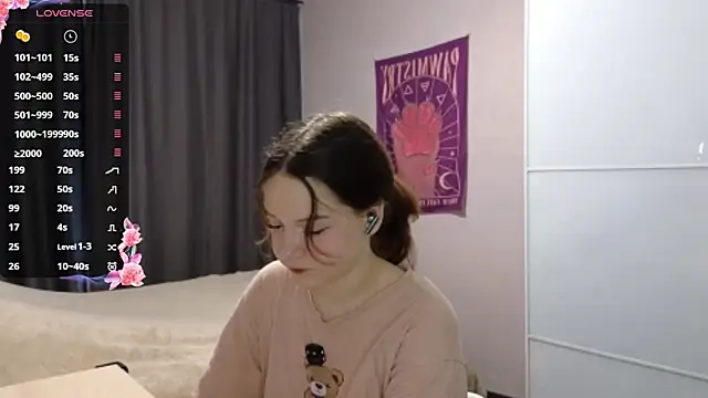 AlissaGerardo online show from 06-18-26, 04:11