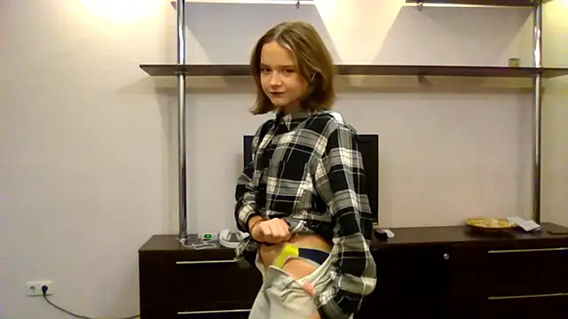 Snapshot of AlissaGerardo chatting on 11-06-25, 12:20 AlissaGerardo online show from 11-06-25, 12:20