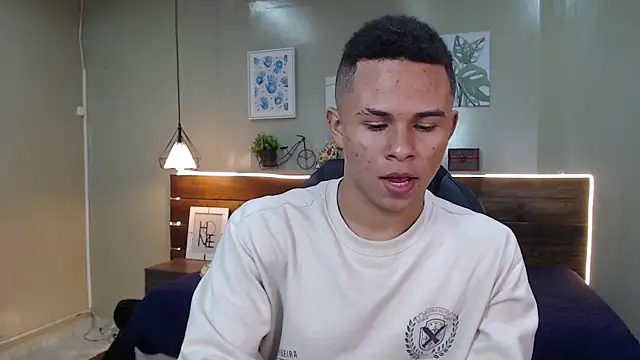 Snapshot of Liams18 chatting on 11-30-25, 12:50 Liams18 online show from 11-30-25, 12:50