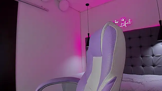 Snapshot of Liams18 chatting on 11-28-25, 03:39 Liams18 online show from 11-28-25, 03:39