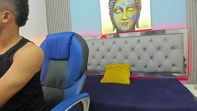 Snapshot of Liams18 chatting on 11-06-25, 02:26 Liams18 online show from 11-06-25, 02:26