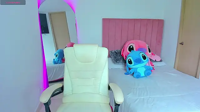 Janettcruz online show from 02-24-26, 07:26