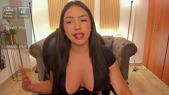 Snapshot of emma_connor1 chatting on 05-18-26, 04:07 emma connor1 online show from 05-18-26, 04:07