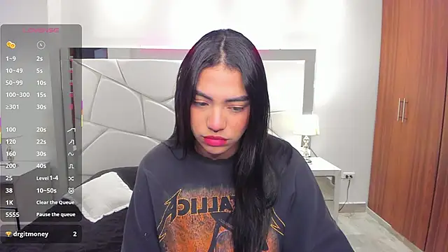 Snapshot of emma_connor1 chatting on 11-26-25, 11:43 emma connor1 online show from 11-26-25, 11:43