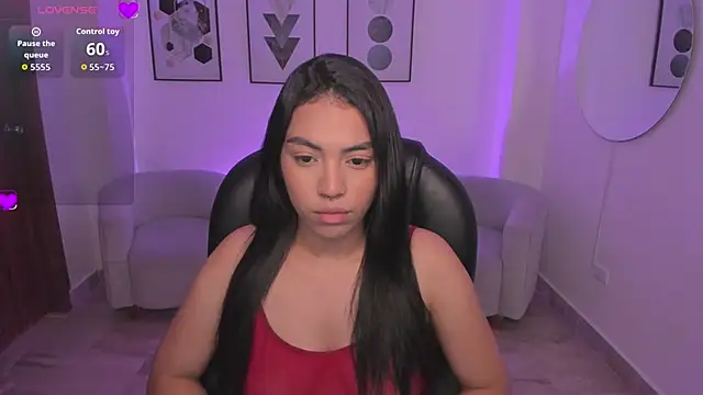 Snapshot of emma_connor1 chatting on 12-15-25, 11:27 emma connor1 online show from 12-15-25, 11:27