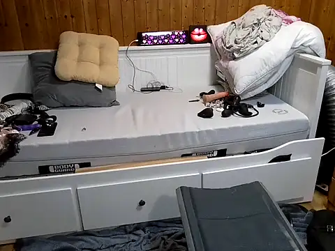 AgnesCross39 online show from 03-08-26, 03:37