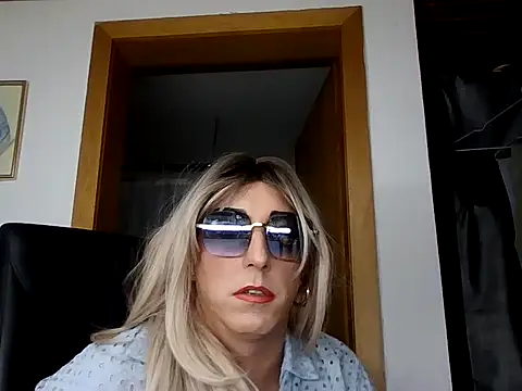 AgnesCross39 online show from 02-11-26, 12:32