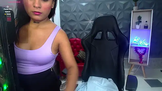 Scandarkmarie online show from 12-20-25, 06:33