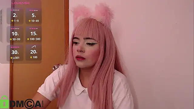 Snapshot of LESLY_EVANS01 chatting on 11-08-25, 05:00 LESLY EVANS01 online show from 11-08-25, 05:00