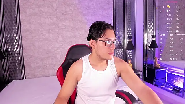 Snapshot of TheoHart_ chatting on 11-07-25, 12:21 TheoHart online show from 11-07-25, 12:21