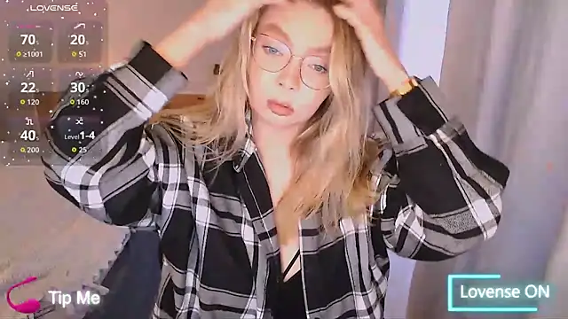 Snapshot of PolinaXXXXJones chatting on 02-25-26, 01:44 PolinaXXXXJones online show from 02-25-26, 01:44