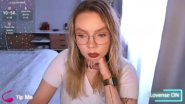 Snapshot of PolinaXXXXJones chatting on 02-28-26, 01:22 PolinaXXXXJones online show from 02-28-26, 01:22