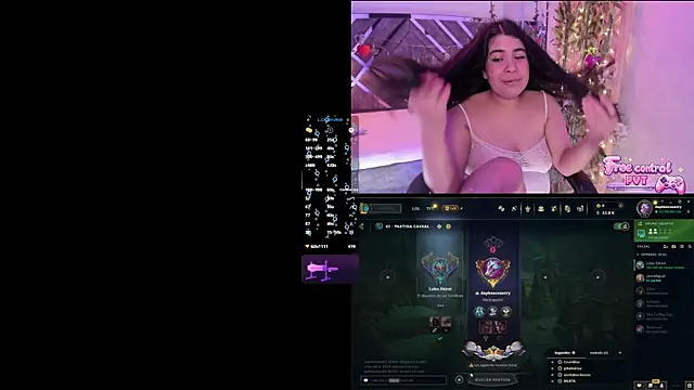 Snapshot of DaphneContry chatting on 05-16-26, 10:36 DaphneContry online show from 05-16-26, 10:36