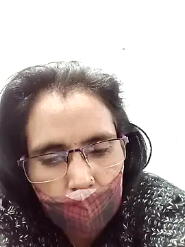 Snapshot of sanjana077 chatting on 02-17-26, 04:43 sanjana077 online show from 02-17-26, 04:43