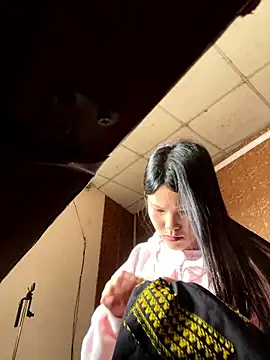 Snapshot of Beolulu chatting on 01-17-26, 04:38 Beolulu online show from 01-17-26, 04:38