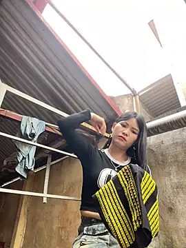 Snapshot of Beolulu chatting on 02-04-26, 04:51 Beolulu online show from 02-04-26, 04:51