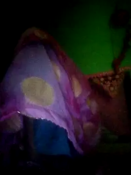 Snapshot of Hott_minesh chatting on 11-14-25, 05:33 Hott minesh online show from 11-14-25, 05:33