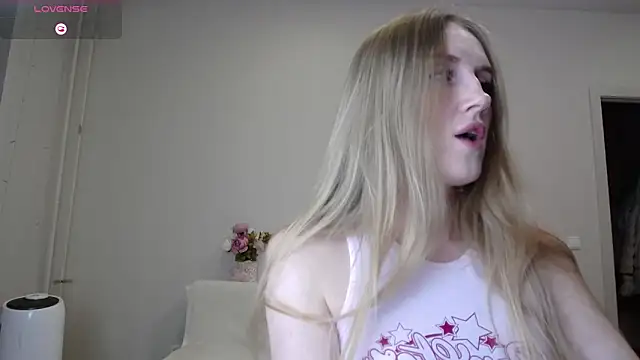 Snapshot of olliebells chatting on 02-09-26, 05:55 olliebells online show from 02-09-26, 05:55