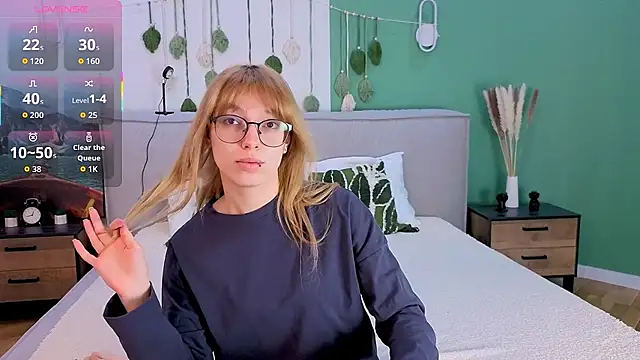 CindyMoriLove online show from 03-11-26, 05:45