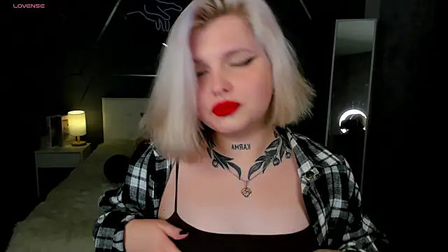 Snapshot of shadow_purr chatting on 11-08-25, 08:07 shadow purr online show from 11-08-25, 08:07