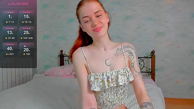 Snapshot of alice_with_freckles chatting on 06-07-26, 09:58 alice with freckles online show from 06-07-26, 09:58