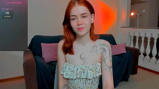 Snapshot of alice_with_freckles chatting on 05-29-26, 07:03 alice with freckles online show from 05-29-26, 07:03