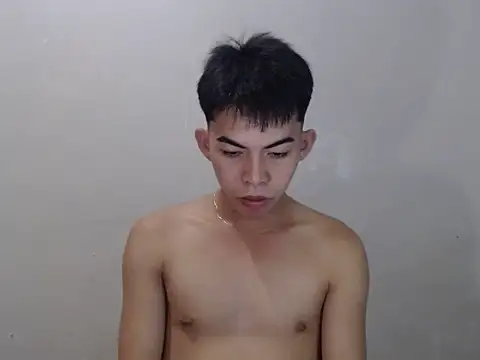 Snapshot of Urhotsilverboy chatting on 05-02-26, 04:23 Urhotsilverboy online show from 05-02-26, 04:23