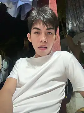 Urhotsilverboy online show from 03-13-26, 04:23