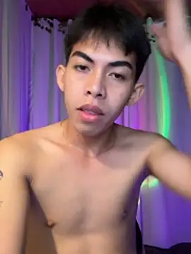 Urhotsilverboy online show from 04-08-26, 02:29