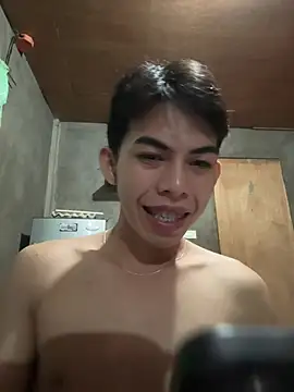 Urhotsilverboy online show from 03-15-26, 05:20