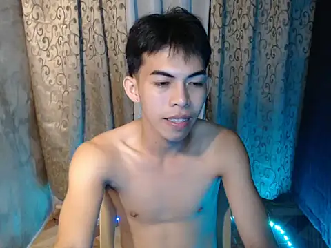 Urhotsilverboy online show from 12-02-25, 03:25