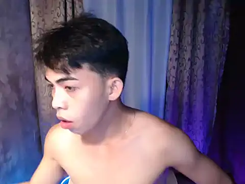 Urhotsilverboy online show from 02-25-26, 01:55