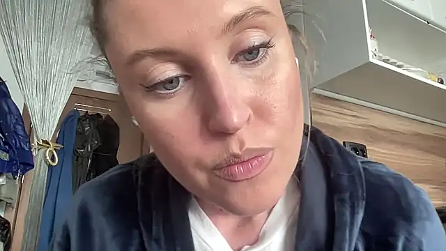 Ameli8 online show from 04-16-26, 12:17